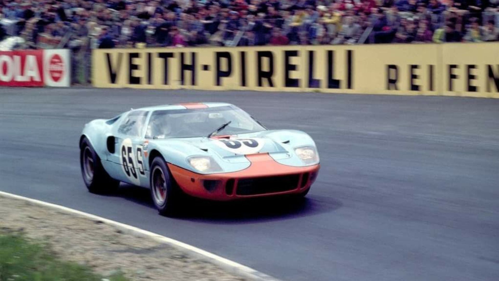 Gulf et l'Automobile : Une Histoire en Bleu et Orange